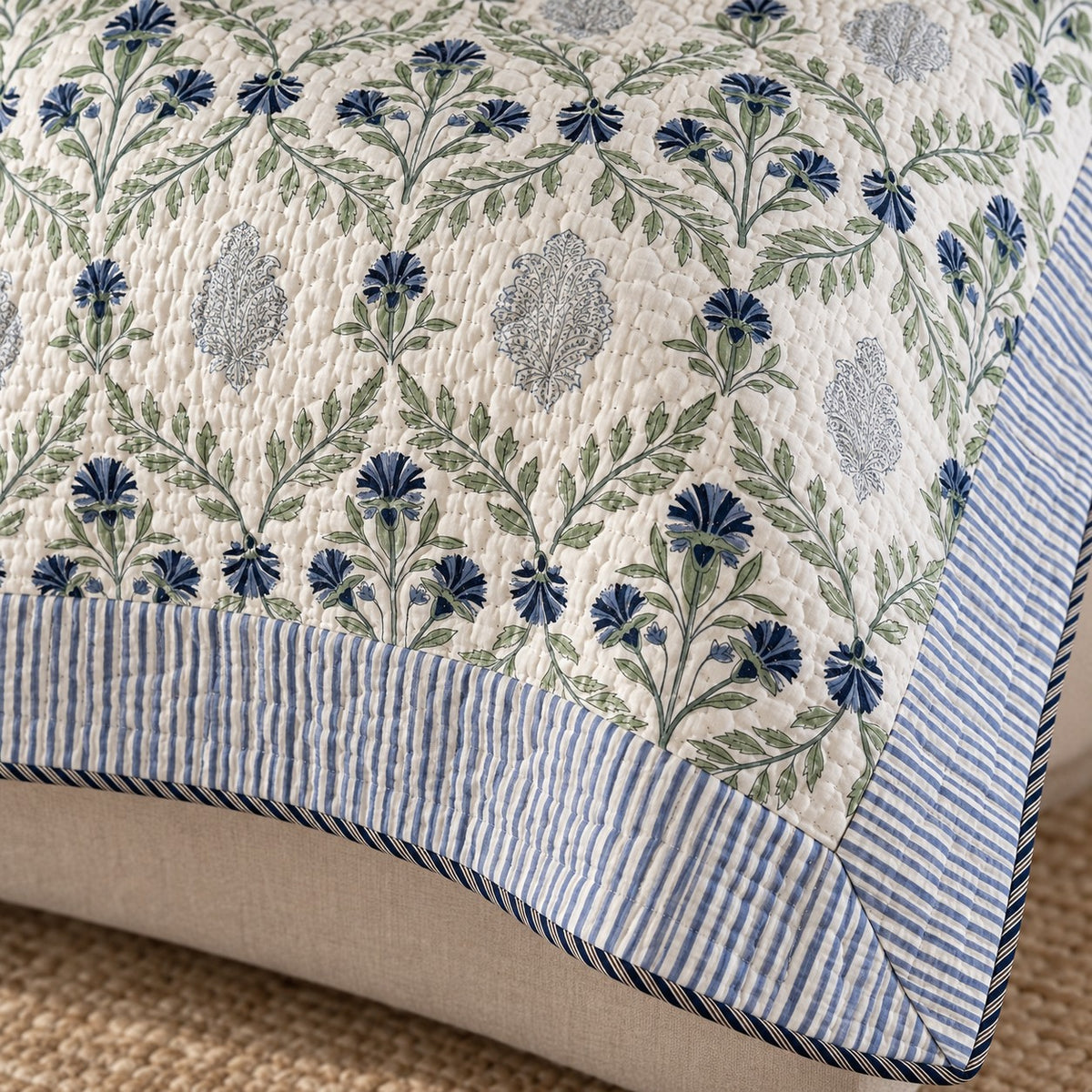 Indigo Jaal Reversible Quilted Bedcover - BC_QT_KS_003 - border and motif detail
