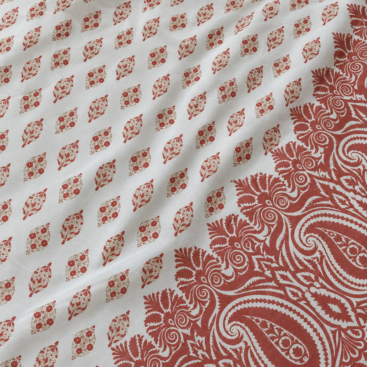 Maroon Paisley Border Rangrez Bedsheet - BS_RZ_KS_016 - fabric close-up